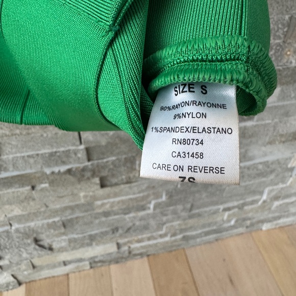 Elegant Green Bodycon Dress - Picture 5 of 13